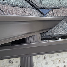 Properly-installed-gutters-and-gutter-covers-in-valleys-or-high-water-volume-areas-in-Indianapolis 3